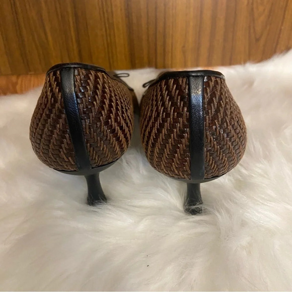 Stuart Weitzman women’s brown‎ basket  weave heels in size 8 - Picture 5 of 11